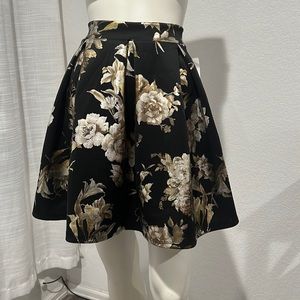 charlotte russe black, gold and silver skirt, stretchy material